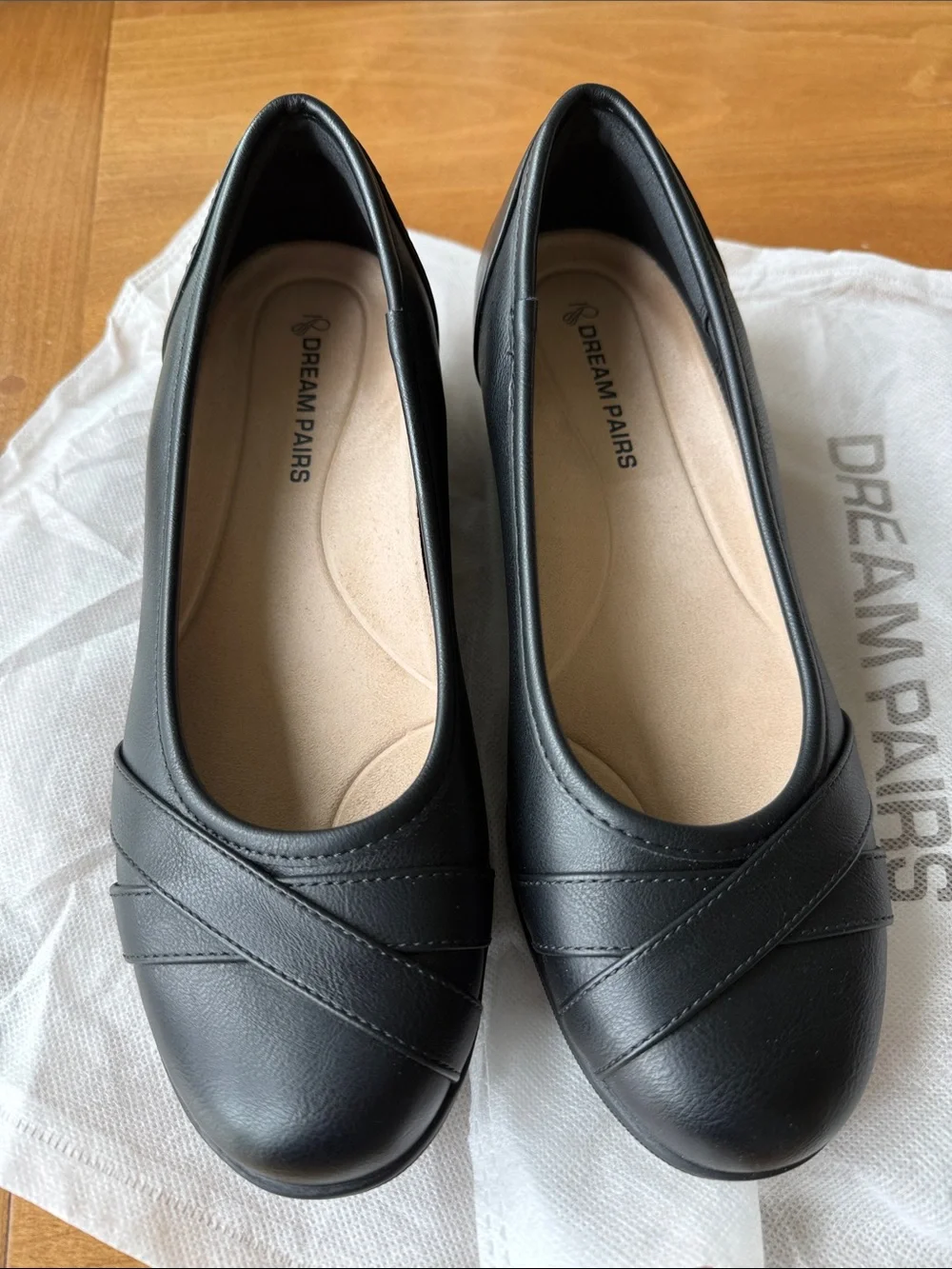 Dream Pairs Black Ballet-Style Comfort Flats Size 9 - only worn once